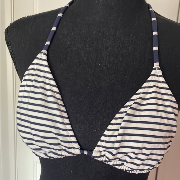 🌞🕶️👙J. Crew White and Blue Striped Bikini Top in Size S🌞🕶️👙 - Picture 3 of 8